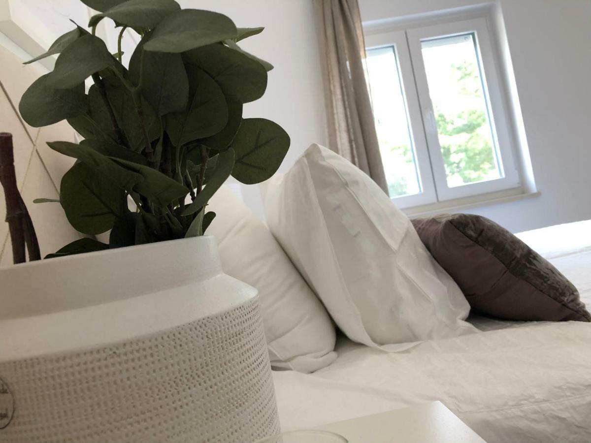Near The Beach,free Parking&wifi Leilighet *
